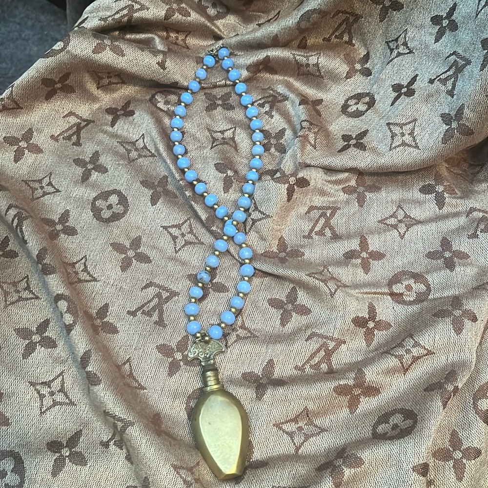 VINTAGE NECKLACE COLOGNE STORAGE